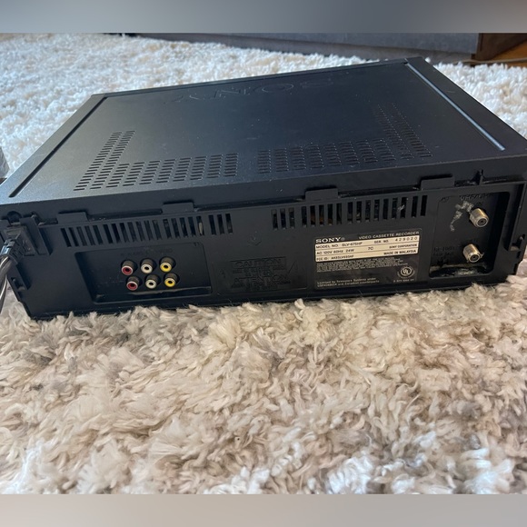 FOR PARTS / REPAIRS Sony SLV-675HF 4-Head VCR Video Cassette Player - Picture 5 of 9